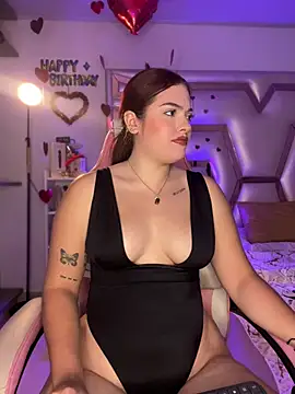 Snapshot of Chloee_Evans1 chatting on February 20, 10:15 pm Chloee Evans1 online show from February 20, 10:15 pm