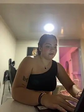Snapshot of Chloee_Evans1 chatting on February 28, 1:15 am Chloee Evans1 online show from February 28, 1:15 am