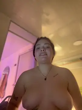 Snapshot of Chloee_Evans1 chatting on March 1, 1:22 am Chloee Evans1 online show from March 1, 1:22 am