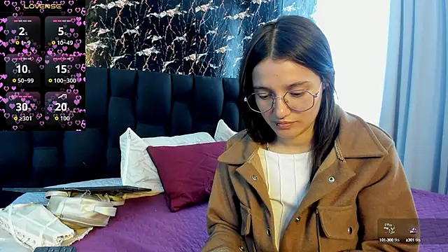 Snapshot of Elecktra_sweet chatting on October 9, 7:34 pm Elecktra sweet online show from October 9, 7:34 pm