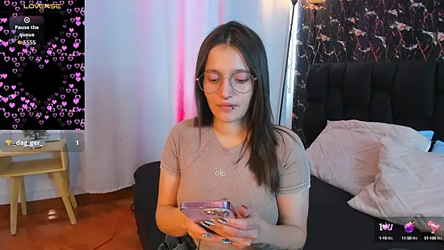 Snapshot of Elecktra_sweet chatting on October 13, 7:25 pm Elecktra sweet online show from October 13, 7:25 pm