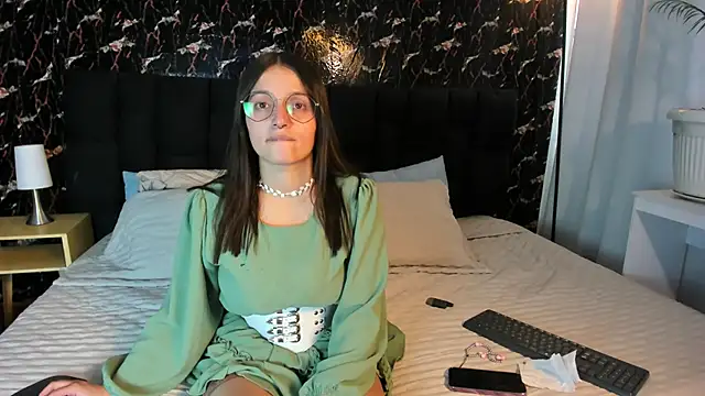 Snapshot of Elecktra_sweet chatting on October 18, 7:47 pm Elecktra sweet online show from October 18, 7:47 pm
