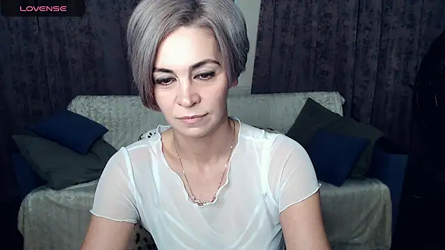 Blonde lola444 online show from December 12, 8:32 pm