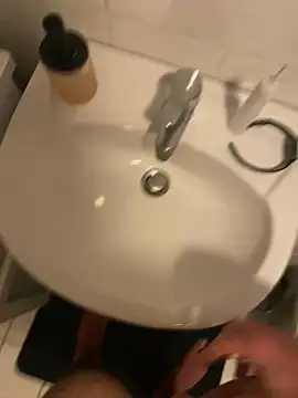 Snapshot of Banana_Boy chatting on December 19, 5:18 pm Banana Boy online show from December 19, 5:18 pm