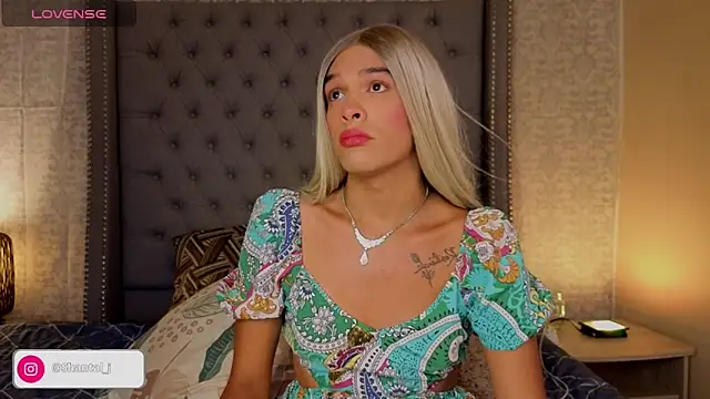 Shantal Joness online show from September 25, 2:04 am