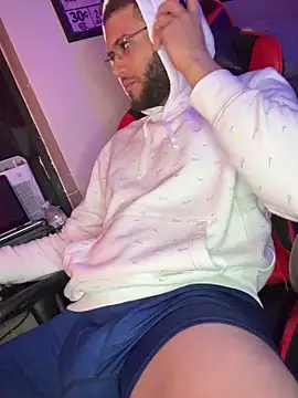 Snapshot of Joker19196 chatting on October 21, 12:00 am Joker19196 online show from October 21, 12:00 am