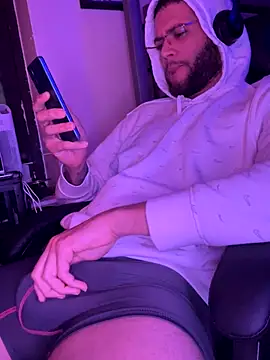 Snapshot of Joker19196 chatting on November 25, 12:32 am Joker19196 online show from November 25, 12:32 am