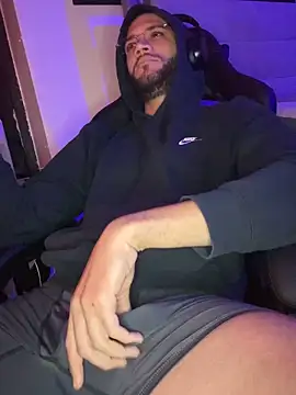 Snapshot of Joker19196 chatting on December 14, 5:24 am Joker19196 online show from December 14, 5:24 am