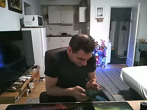 mihaimichael online show from October 10, 11:15 pm