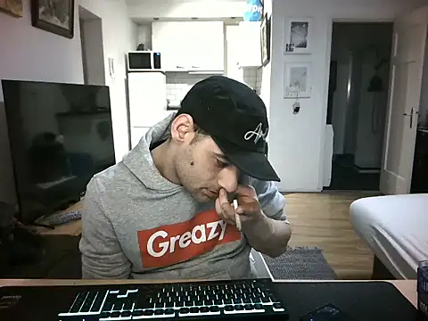 mihaimichael online show from April 8, 11:59 pm