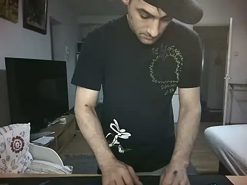 mihaimichael online show from April 9, 10:15 pm