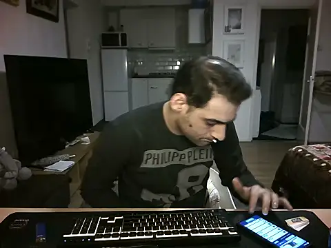 mihaimichael online show from April 11, 12:37 am