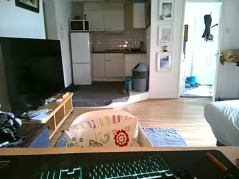 mihaimichael online show from April 12, 3:06 pm