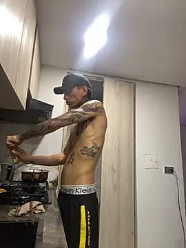 Snapshot of Herem369 chatting on November 9, 3:16 am Herem369 online show from November 9, 3:16 am