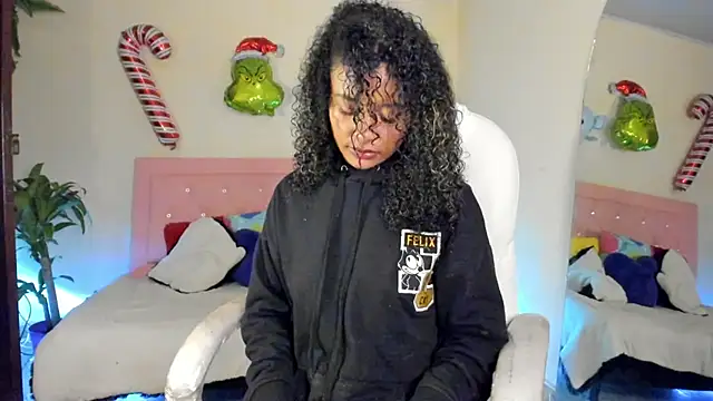 Snapshot of keyla_roberts777 chatting on December 27, 4:58 am keyla roberts777 online show from December 27, 4:58 am