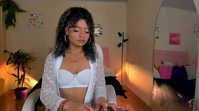 Snapshot of keyla_roberts777 chatting on January 5, 3:32 am keyla roberts777 online show from January 5, 3:32 am