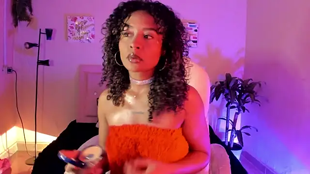 Snapshot of keyla_roberts777 chatting on February 12, 3:40 am keyla roberts777 online show from February 12, 3:40 am
