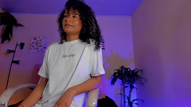 Snapshot of keyla_roberts777 chatting on February 13, 5:37 am keyla roberts777 online show from February 13, 5:37 am