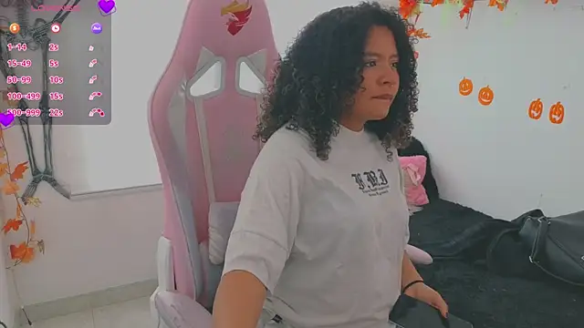 Snapshot of keyla_roberts777 chatting on October 9, 7:34 pm keyla roberts777 online show from October 9, 7:34 pm
