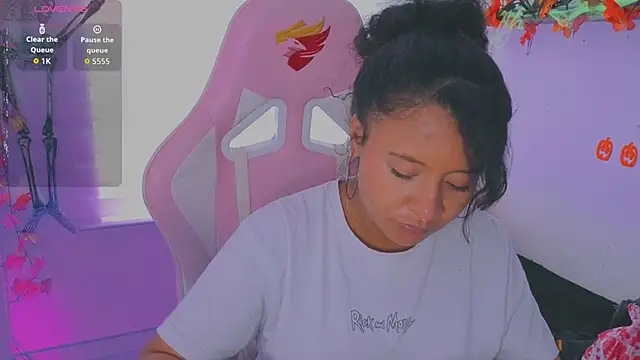 Snapshot of keyla_roberts777 chatting on October 15, 3:23 pm keyla roberts777 online show from October 15, 3:23 pm