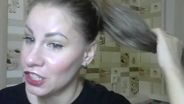 Snapshot of TherestlessKitty chatting on December 6, 6:15 am TherestlessKitty online show from December 6, 6:15 am