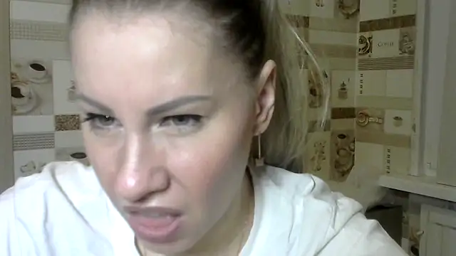 Snapshot of TherestlessKitty chatting on December 7, 8:44 am TherestlessKitty online show from December 7, 8:44 am