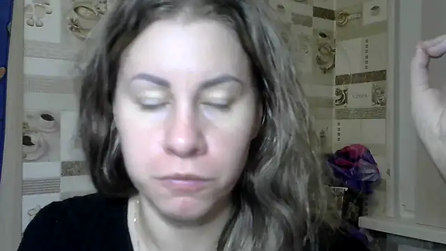 Snapshot of TherestlessKitty chatting on December 13, 6:53 am TherestlessKitty online show from December 13, 6:53 am