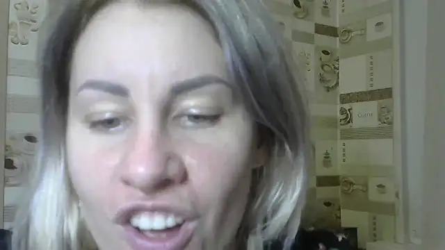 Snapshot of TherestlessKitty chatting on December 23, 9:05 am TherestlessKitty online show from December 23, 9:05 am