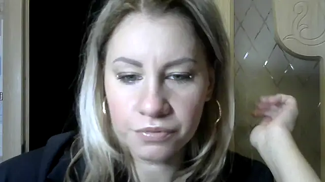 Snapshot of TherestlessKitty chatting on December 27, 6:57 am TherestlessKitty online show from December 27, 6:57 am