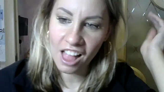 Snapshot of TherestlessKitty chatting on December 27, 10:12 am TherestlessKitty online show from December 27, 10:12 am