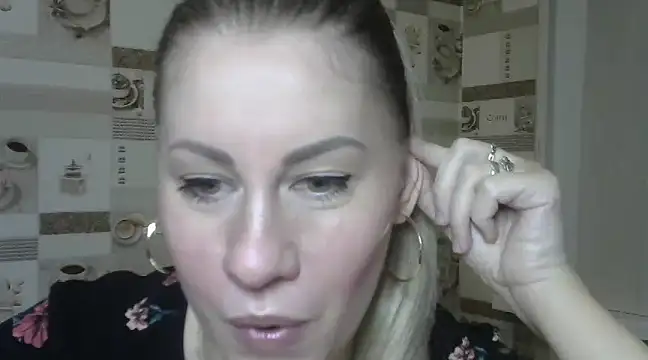 Snapshot of TherestlessKitty chatting on January 22, 7:03 am TherestlessKitty online show from January 22, 7:03 am