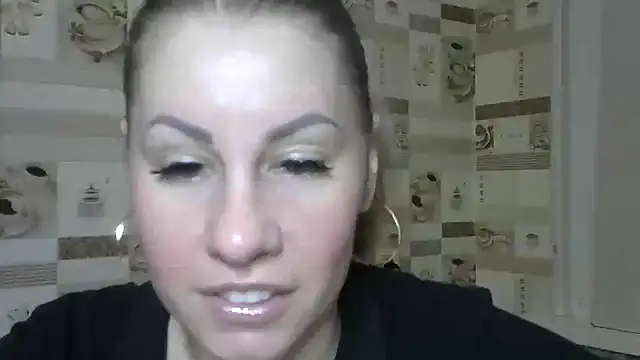 Snapshot of TherestlessKitty chatting on February 8, 8:20 am TherestlessKitty online show from February 8, 8:20 am