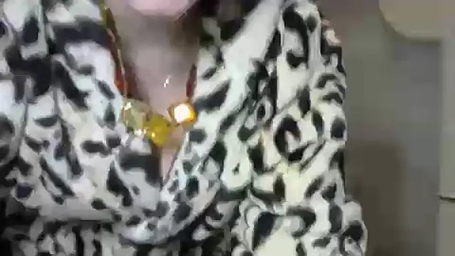 Snapshot of TherestlessKitty chatting on February 15, 8:54 am TherestlessKitty online show from February 15, 8:54 am