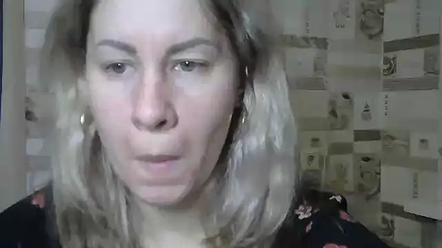 Snapshot of TherestlessKitty chatting on February 17, 7:15 am TherestlessKitty online show from February 17, 7:15 am