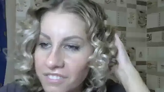 Snapshot of TherestlessKitty chatting on February 18, 9:10 am TherestlessKitty online show from February 18, 9:10 am