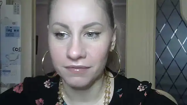 Snapshot of TherestlessKitty chatting on March 5, 6:01 am TherestlessKitty online show from March 5, 6:01 am