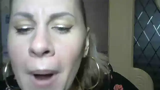 Snapshot of TherestlessKitty chatting on March 5, 9:05 am TherestlessKitty online show from March 5, 9:05 am