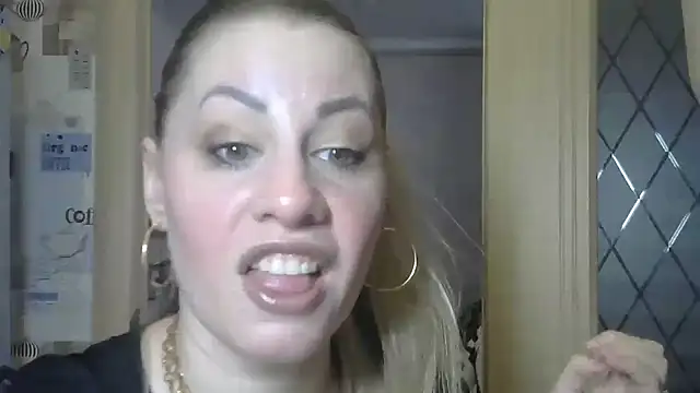 Snapshot of TherestlessKitty chatting on March 17, 6:07 am TherestlessKitty online show from March 17, 6:07 am