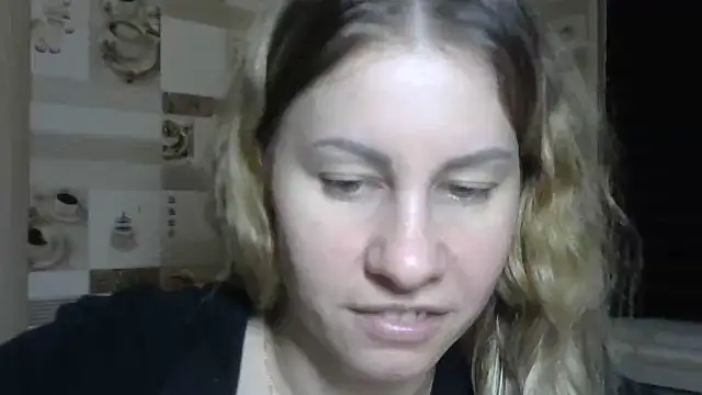 Snapshot of TherestlessKitty chatting on October 25, 10:15 pm TherestlessKitty online show from October 25, 10:15 pm