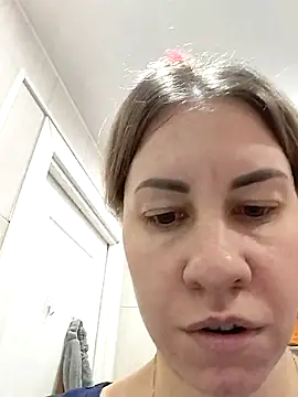 Snapshot of TherestlessKitty chatting on October 27, 10:58 pm TherestlessKitty online show from October 27, 10:58 pm