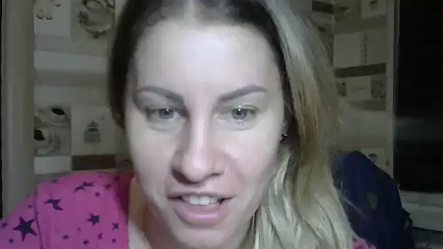 Snapshot of TherestlessKitty chatting on October 30, 10:32 pm TherestlessKitty online show from October 30, 10:32 pm