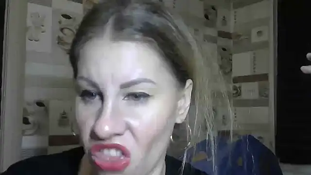 Snapshot of TherestlessKitty chatting on October 31, 2:18 pm TherestlessKitty online show from October 31, 2:18 pm