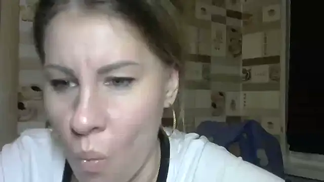 Snapshot of TherestlessKitty chatting on November 11, 10:21 pm TherestlessKitty online show from November 11, 10:21 pm