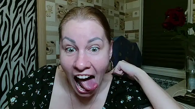 Snapshot of TherestlessKitty chatting on June 23, 10:19 pm TherestlessKitty online show from June 23, 10:19 pm
