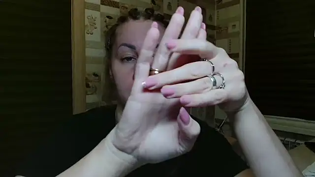 Snapshot of TherestlessKitty chatting on July 21, 10:12 pm TherestlessKitty online show from July 21, 10:12 pm