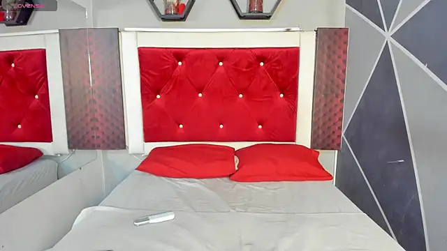 Snapshot of Karoll014 chatting on January 29, 11:41 am Karoll014 online show from January 29, 11:41 am