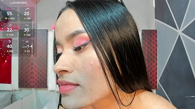 Snapshot of Karoll014 chatting on February 13, 5:54 pm Karoll014 online show from February 13, 5:54 pm