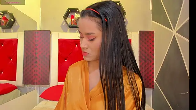 Snapshot of Karoll014 chatting on September 10, 11:43 am Karoll014 online show from September 10, 11:43 am