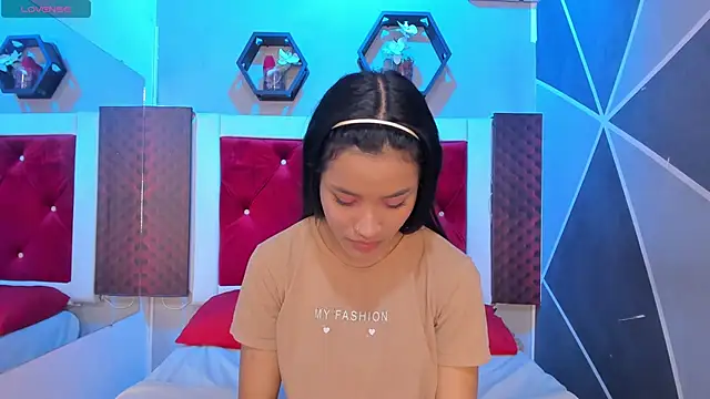 Snapshot of Karoll014 chatting on September 16, 11:55 am Karoll014 online show from September 16, 11:55 am