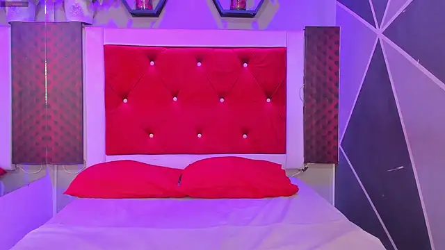 Snapshot of Karoll014 chatting on September 24, 1:47 pm Karoll014 online show from September 24, 1:47 pm